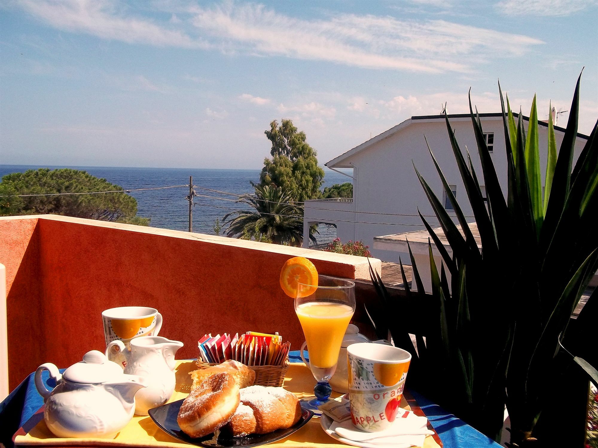 Hotel Ristorante La Conchiglia Cala Gonone Bagian luar foto